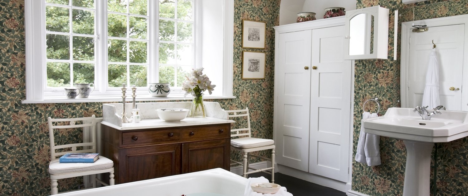 Honeysuckle_bathroom