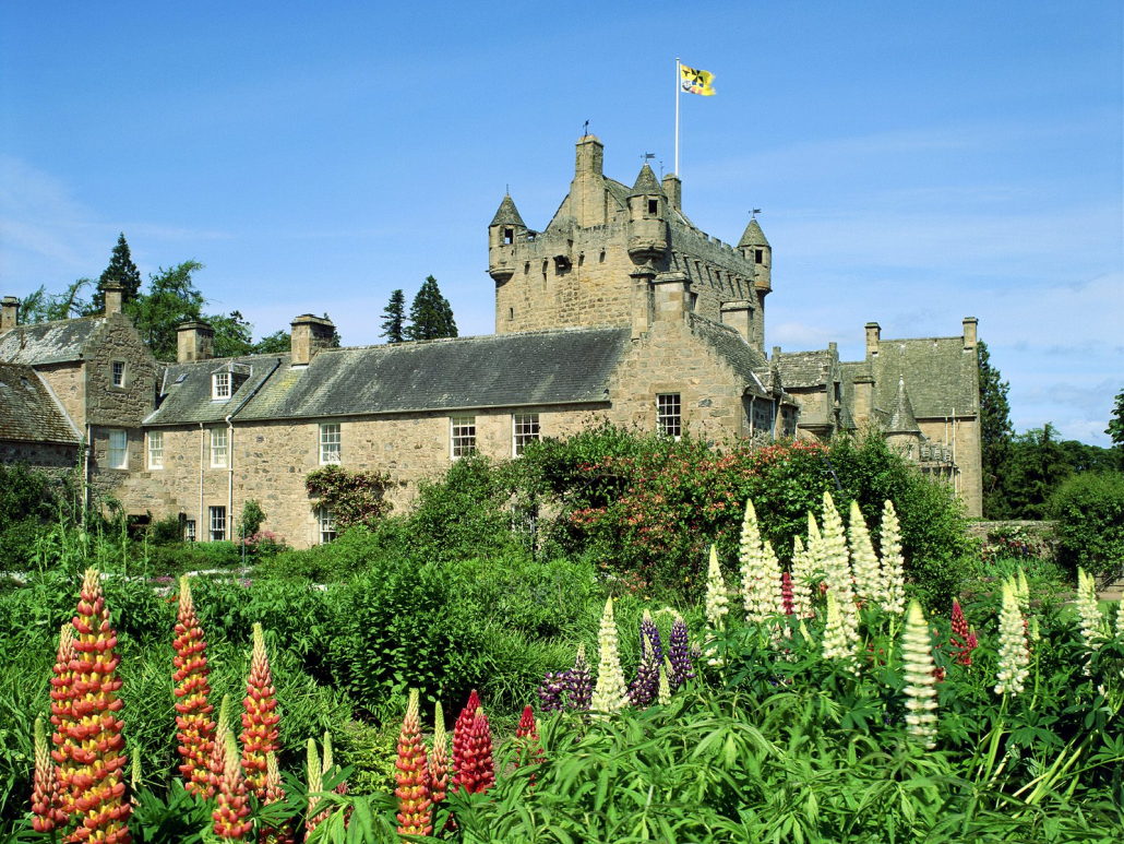Best castles to visit in Scotland - Cawdor Castle